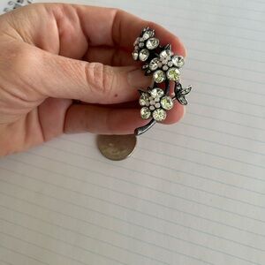 Swarovski Crystal vintage floral brooch